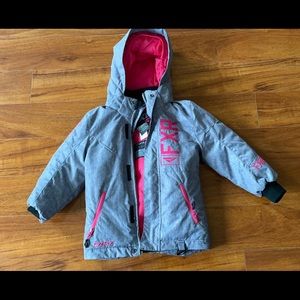 Girls snow machine jacket! Only worn a few times. No rips or tears! Perfect con